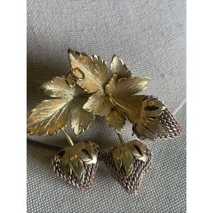Vintage WELLS 12K Gold Filled Strawberry Brooch Pin Or Pendant Unsigned Realism